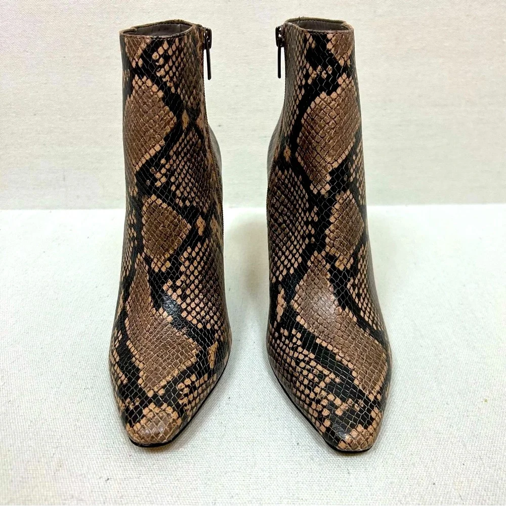 Vince Camuto Feninda Brown Snakeskin Ankle Booties SZ 8.5